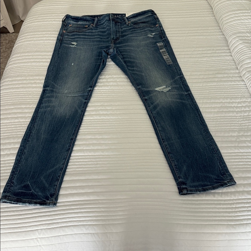 American Eagle Outfitters Light Blue Denim
Skinny
Medium Destroy
Airflex+